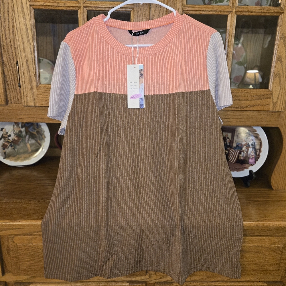NWT Dokotoo top
